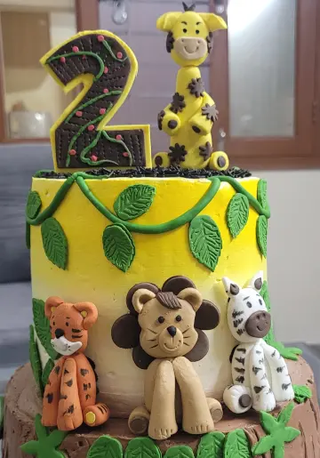 2 tier jungle theme cake